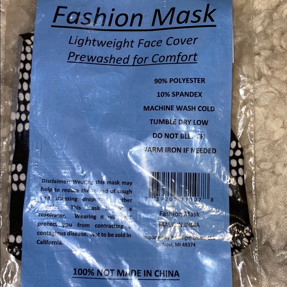Never opened mask! - Picture 2 of 2